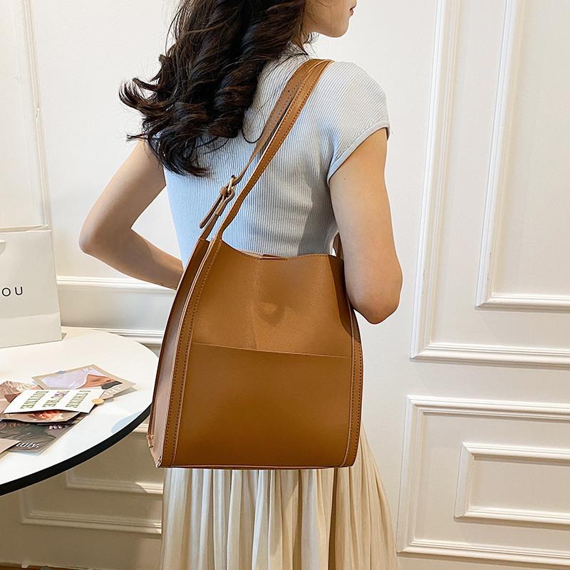 Stylish Retro Large Capacity Tote Bag For Women Perfect For Spring Summer 2024