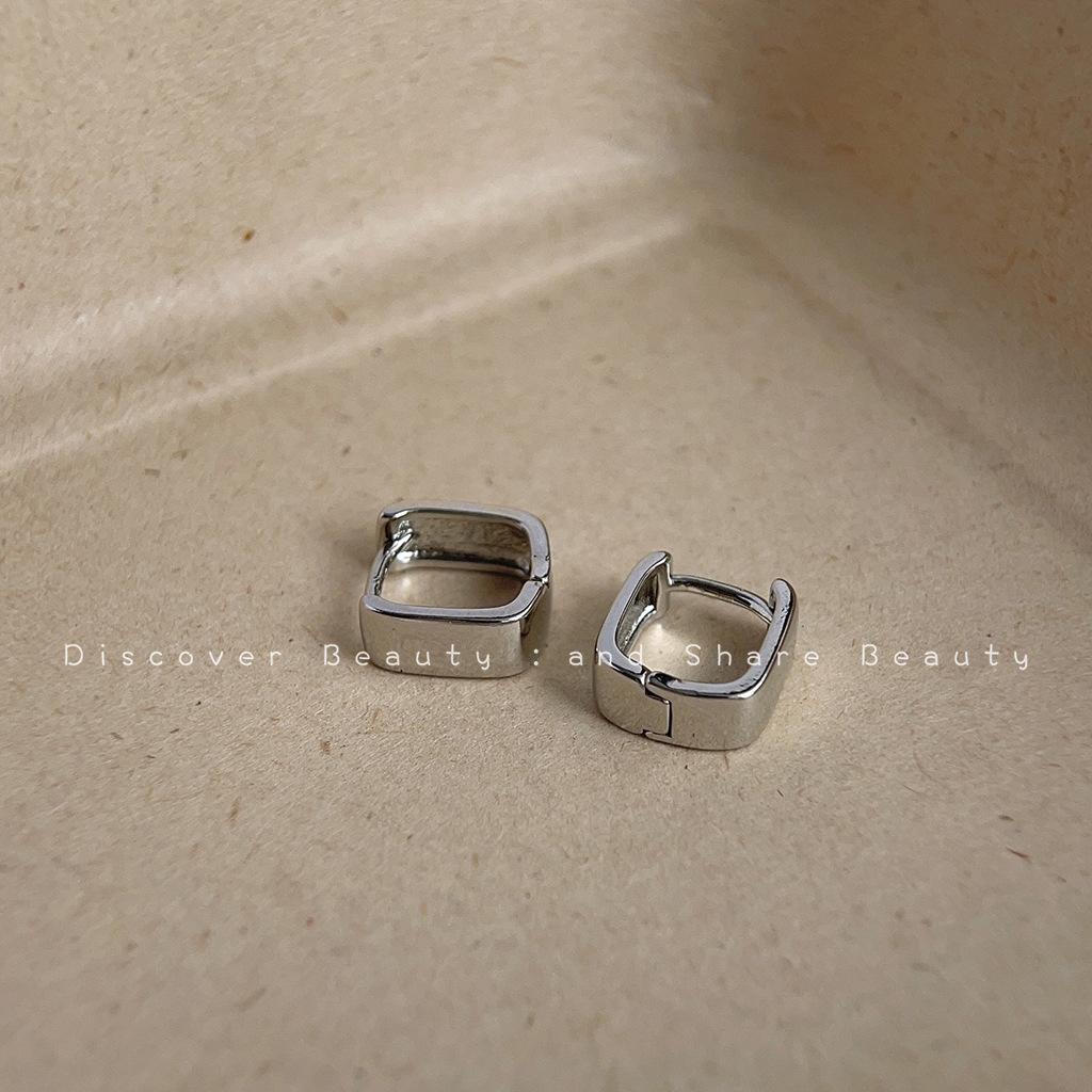 Commuter Platinum Plated Small Ear Buckle Glossy Plain Ring Versatile Geometric Square Ear Jewelry