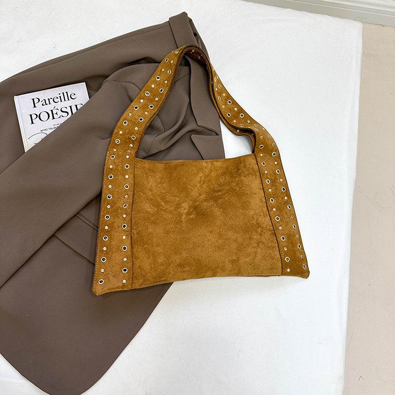 

Винтажная женская сумка с заклепками, Модная и трендовая одноплечевая сумка, Маленькая квадратная сумка под мышкой жёлтый