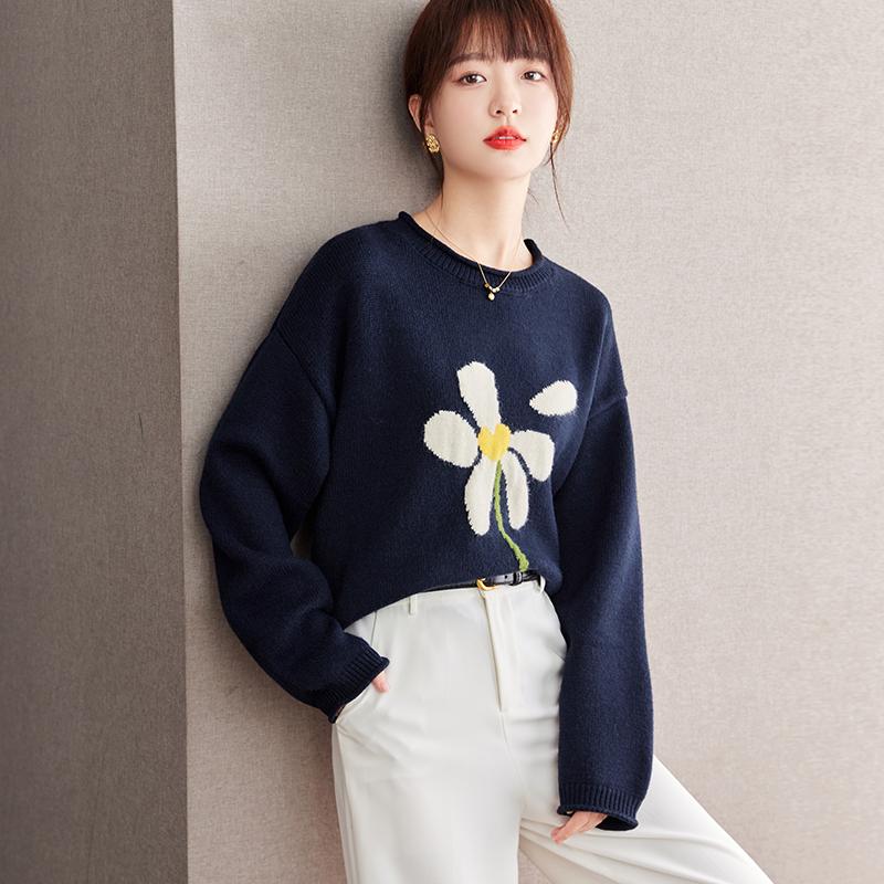 Fashion Floral Jacquard Pullover Sweater with Loose Fit for Women