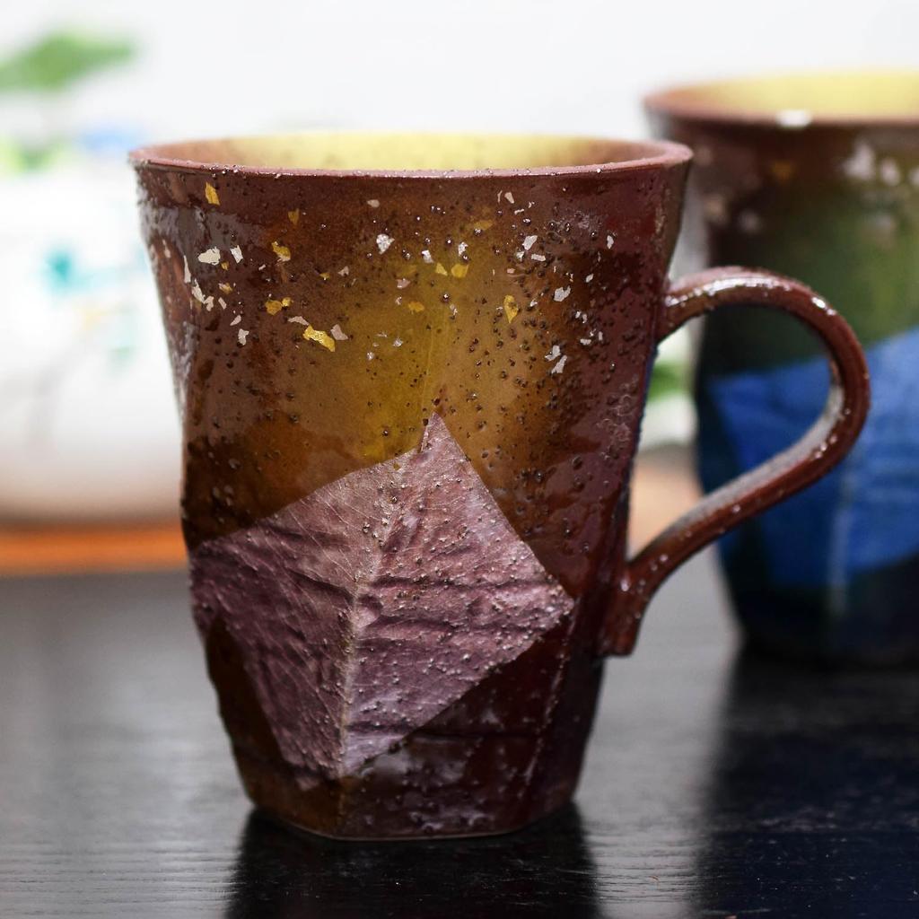 Waza No Kura Stylish Mug Pair Set Kutani Ware Ginsai Gold and Silver Chirashi Pottery Luxury Brand Tableware