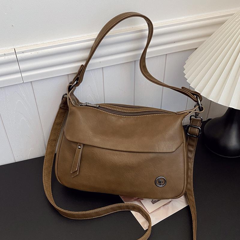 

Премиальная ретро маленькая квадратная сумка женская новая универсальная модная на плечо подмышку сумка для通勤 и сумка-мессенджер хаки