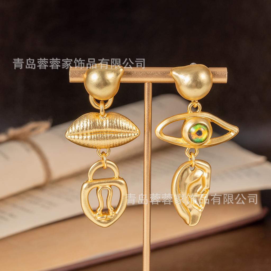 Middle Aged Xia Pa New Features Devil's Eye Ear Mouth Old Money Style Jewelry Gold Fashion Earrings