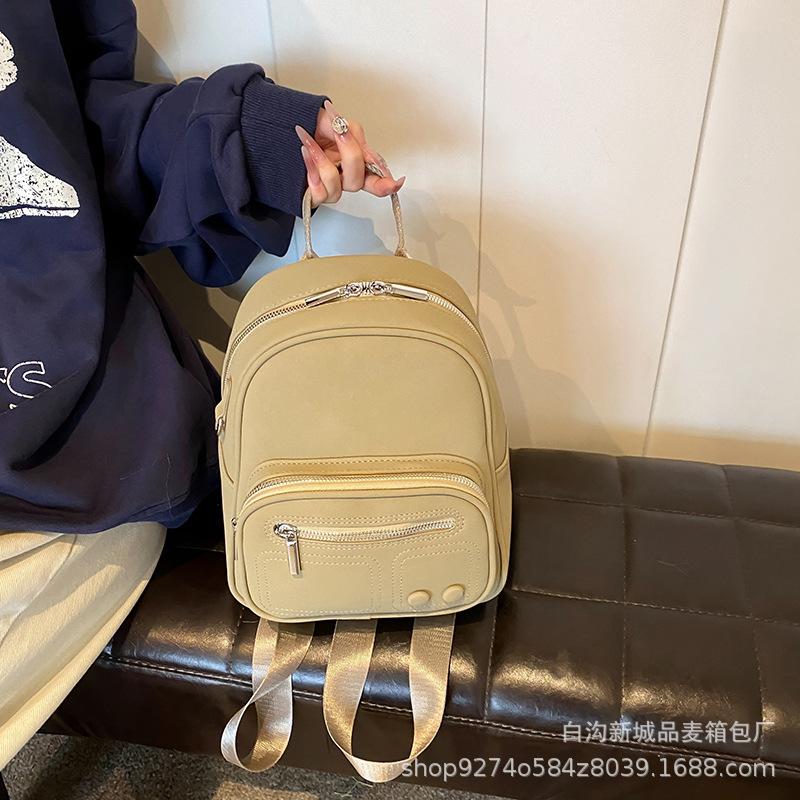 

Премиальная текстура модная универсальная маленькая сумка женская сумка 2025 новая трендовая темпераментная сумка через плечо большая вместимость рюкзак