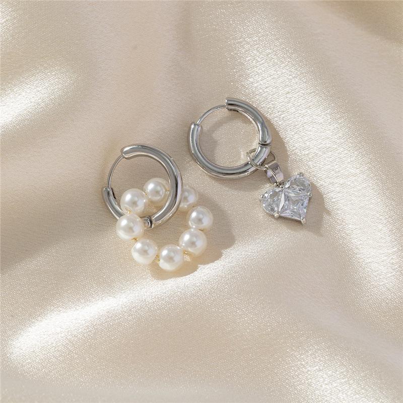 Statement Minimalist Gold  Color Asymmetric Zircon Heart Pendant Hoop Earrings Street Style Elegant Fashion Jewelry