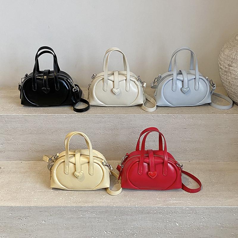 Minimalist Pu Heart Handbag For Daily Casual Wear With Zipper Closure