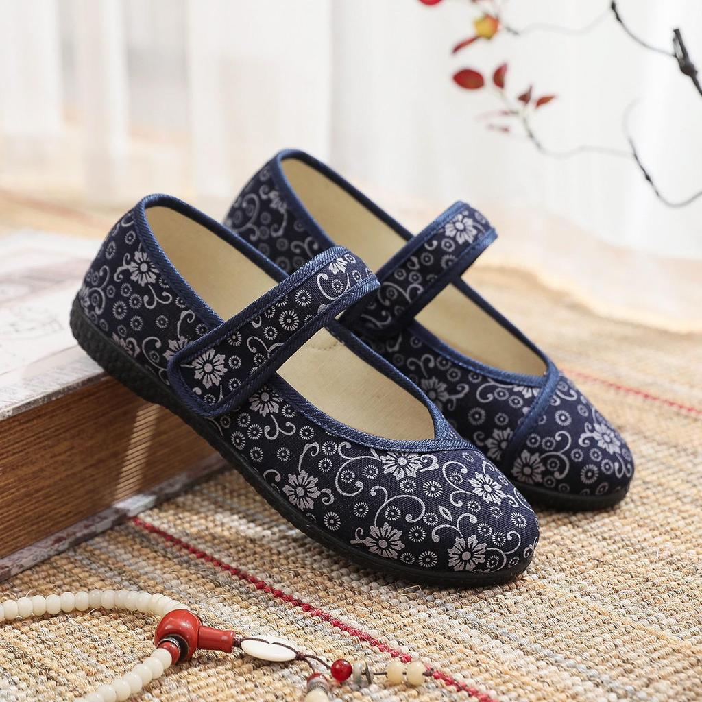 Lvtixin Women's Slip-On Soft Sole Shoes - Non-Slip, Flat, Ideal for Elderly and Middle-Aged Moms