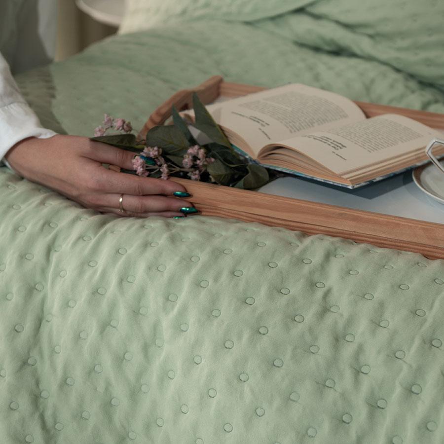 NULES Decorative bedspread - refreshing light green with embossed pattern - 200x220cm