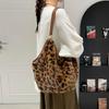 Leopard Print Tote Bag for Women, Soft Handheld Plush Shoulder Bag, Stylish Fall Winter Crossbody Purse & Shopper Bag