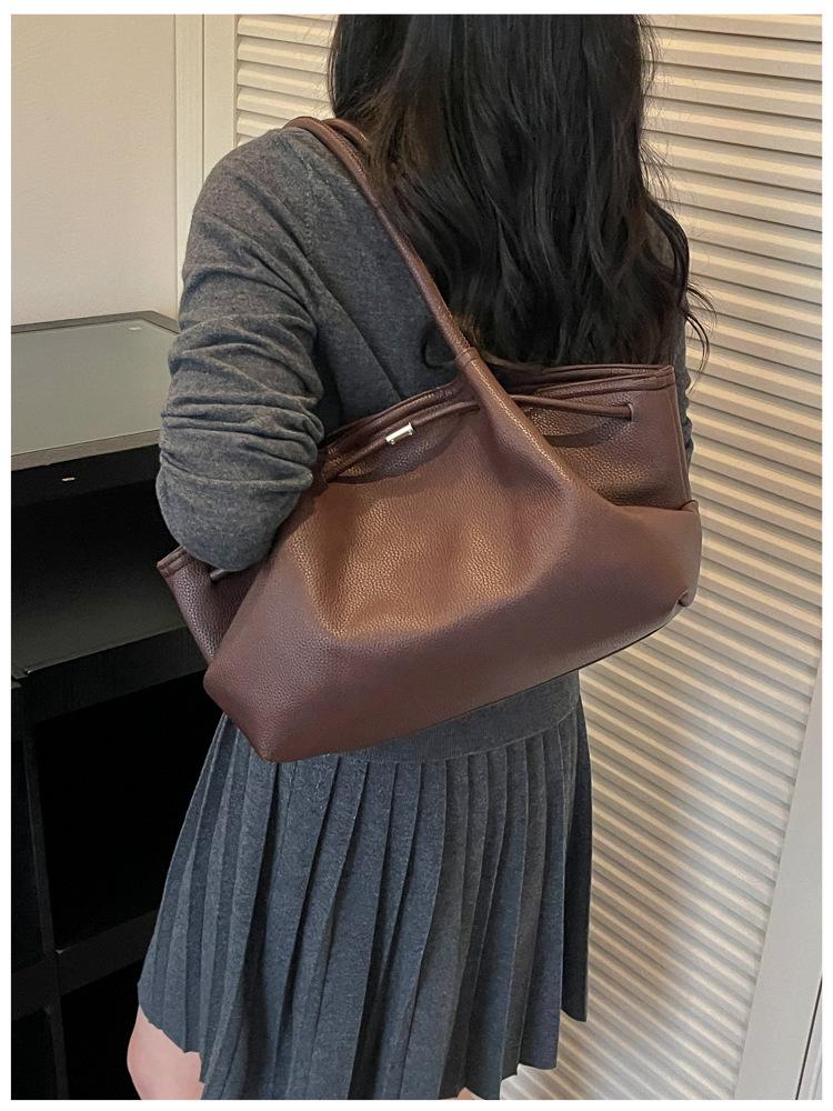 2026 Spring/Summer Women's Versatile Large-Capacity Single Shoulder Underarm Tote Bag