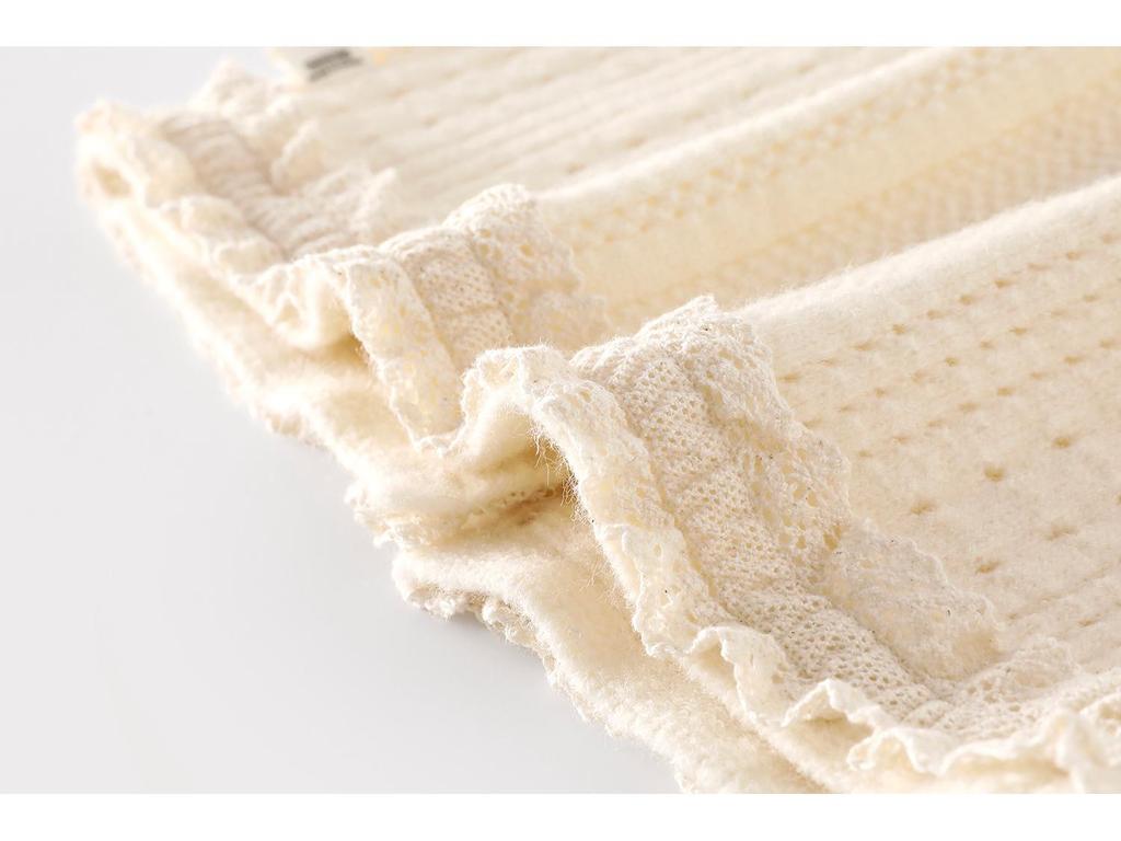 Girls' Autumn Knitted Cardigan with Lace Collar – Stylish Korean-Style Children's Fashion.