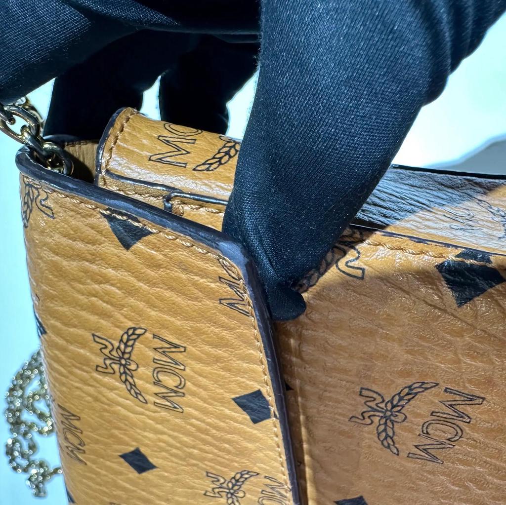 [Pre-Owned] Millie Visetos Classic Monogram Print Light Trendy Cool Girl Flap Chain Crossbody Bag Medium - Good #13MZC5Q