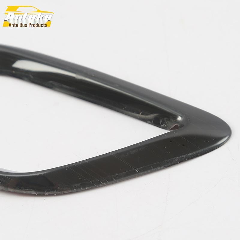 Listwa ozdobna wylotu powietrza na panelu przednim Accord Dziesiątej Generacji - Pasuje do modeli 18