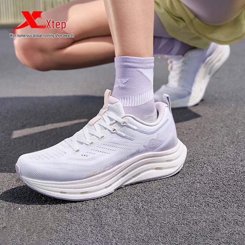 Xtep Women's Thick-Sole Cushioned Running Shoes 974218110011
