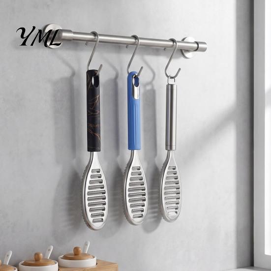Rust Resistant Fish Scaler Stainless Steel Scale Remover, Compact with Ergonomic Non-slip Professional Brush Handle, Multifunctional Ginger Grater for