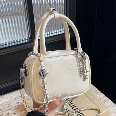 This Year, It Is Popular, Fashionable, High-quality, Portable Small Square Bag, Foreign Style, Simple and Versatile Temperament Chain, Messenger Bag, 