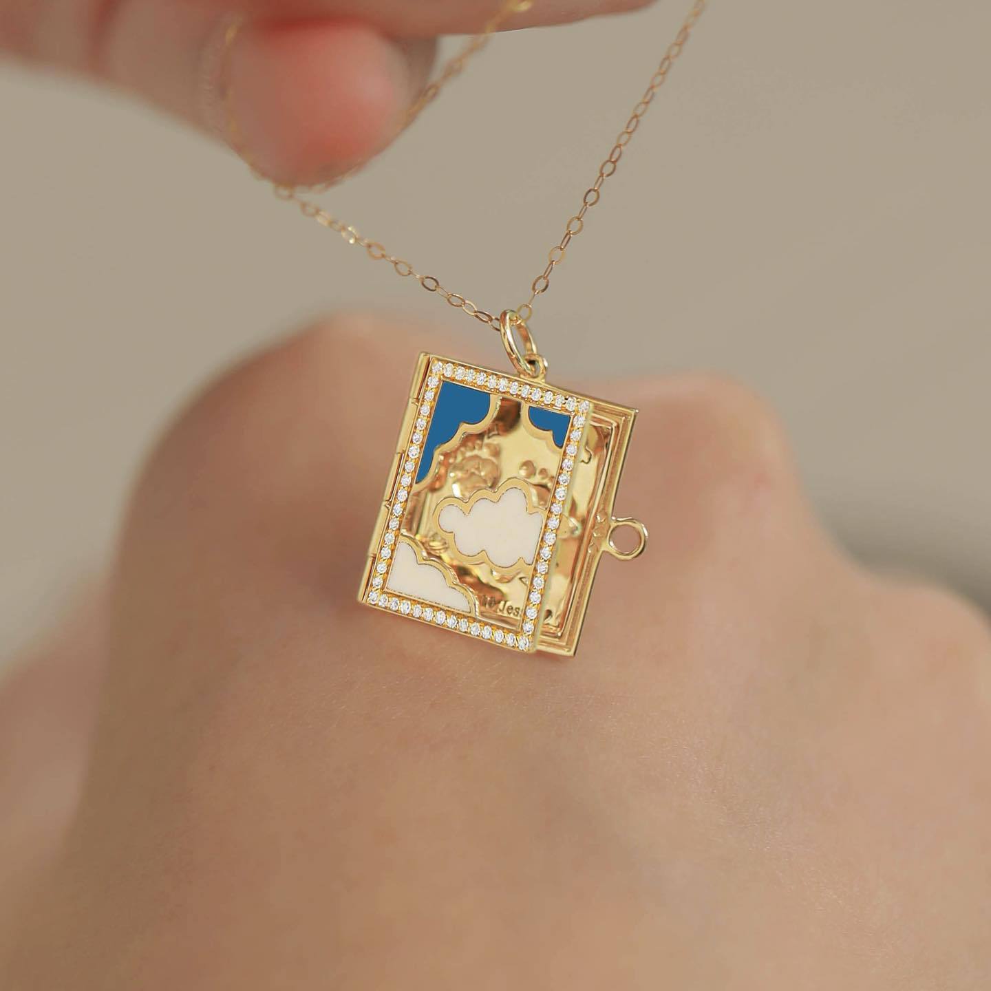 

Book Gift Box Bow Opening And Closing Pendant Necklace Exquisite Decoration Retro Light Luxury Daily Wear