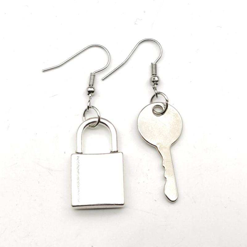 Trendy Rock Asymmetric Cold Wind Key Lock Earrings Women Wholesale for Women Silver Color Couple Earrings Simple Accessories