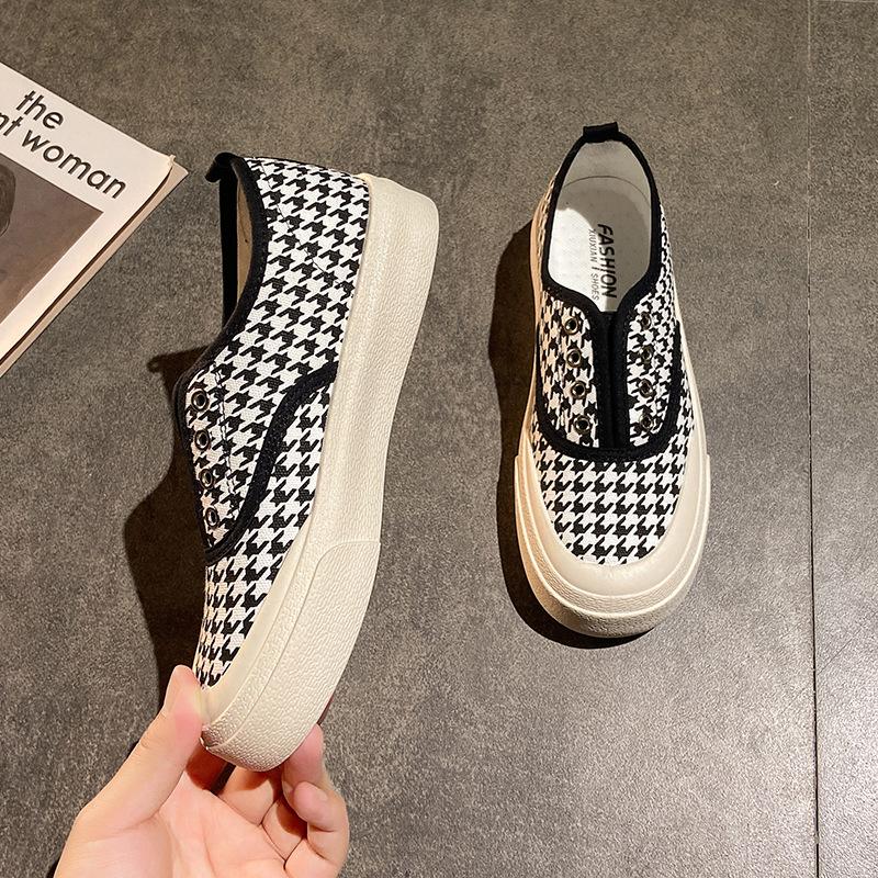 

Мягкая подошва, ленивые туфли на платформе с одной педалью, женская летняя обувь 2025 года, новые дышащие повседневные универсальные туфли для сноуборда, женская обувь 39