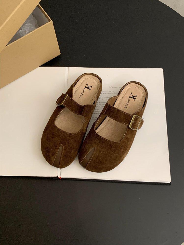 

Уродливо-милый Бокен с юбкой-сумкой, голова-полутапочки, женская верхняя одежда, весна 2025, сандалии Мэри Джейн на одном ремешке, тренд 40