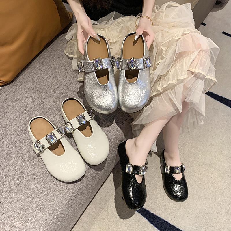 Internet celebrity super fire fairy wind square head baotou rhinestone versatile slippers women's shoes summer wear 2025 new flat sandals