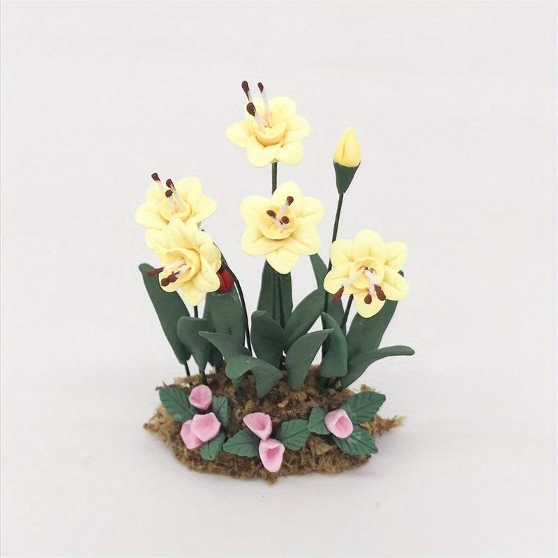 1pcs 1:12Resin Yellow Painting Crafts Miniature Scene Ornaments Pocket Furniture Arrangement Garden Scene Flowers and Greenery Potted Plants