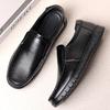2025 new men's shoes summer sandals leather breathable hollow leather shoes men's casual hole shoes middle-aged and elderly fathers