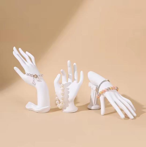 Elegant Modern Eco-friendly Finger Bust Jewelry Stand Decorative Hand-shaped Resin Holder Rings Perfect Window Display Prop JUE