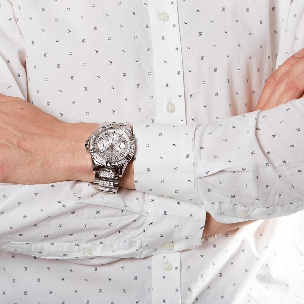 Guess W0799G1 Frontier Quarzuhr mit silbernem Zifferblatt und silbernem Zifferblatt