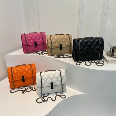 Taška Módní vyšívací nit Dámská taška Taška přes rameno na denní dojíždění Taška přes rameno Retro Chain Crossbody