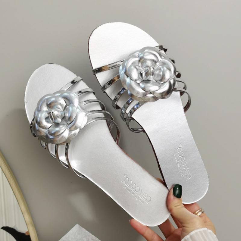 

Comfortable Flower Design Narrow Strap Ladies Slippers 2025 Summer Beach Sweet Flat Casual Shoes Women Pumps Zapatos De Mujer 35 срібний