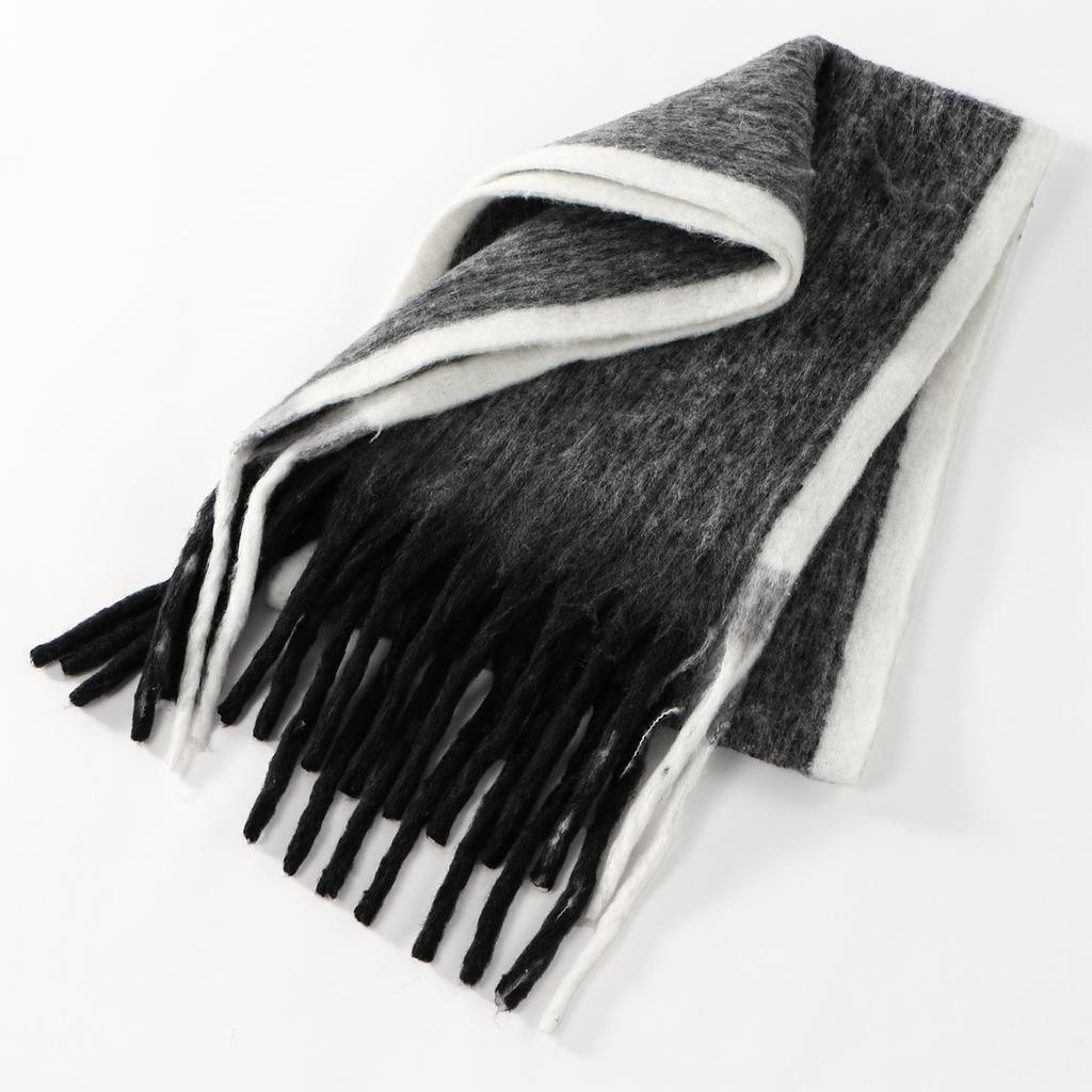 Korean Fringe Plaid Cashmere Scarf Shawl Women Warm Thick Mohair Scarf Pashmina Fashionable Soft Tassel Scarf Neck Protection