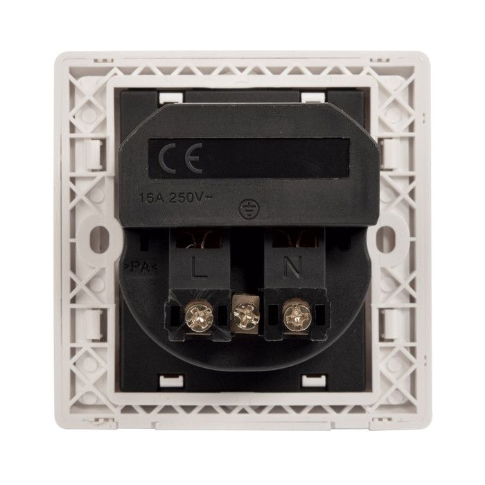 Prise encastrable 16A T + 2 chargeurs USB