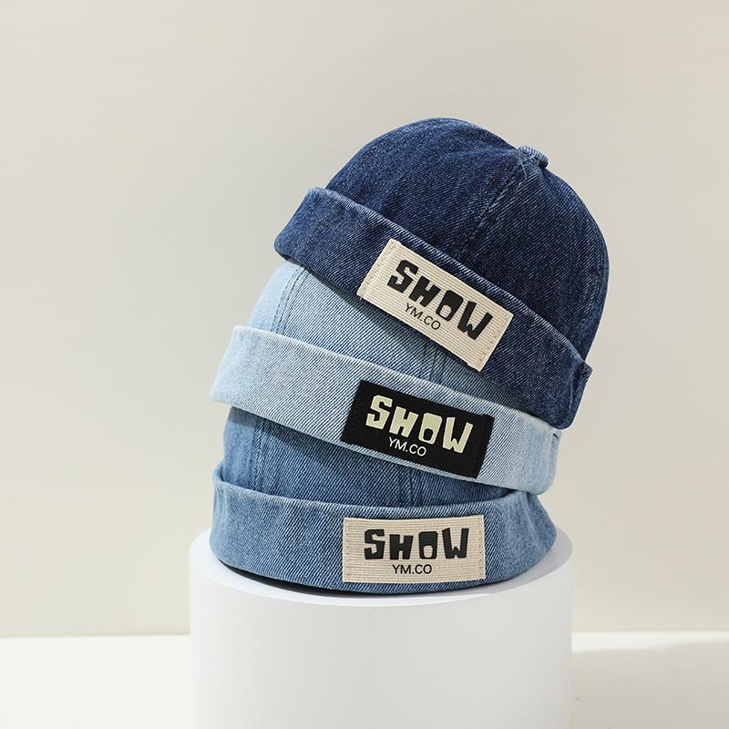 Cappello senza visiera in denim lavato per neonato Cappellino a melone ricamato con lettere retrò per bambino e bambina Estivo Regolabile Cappellini da docker per bambini