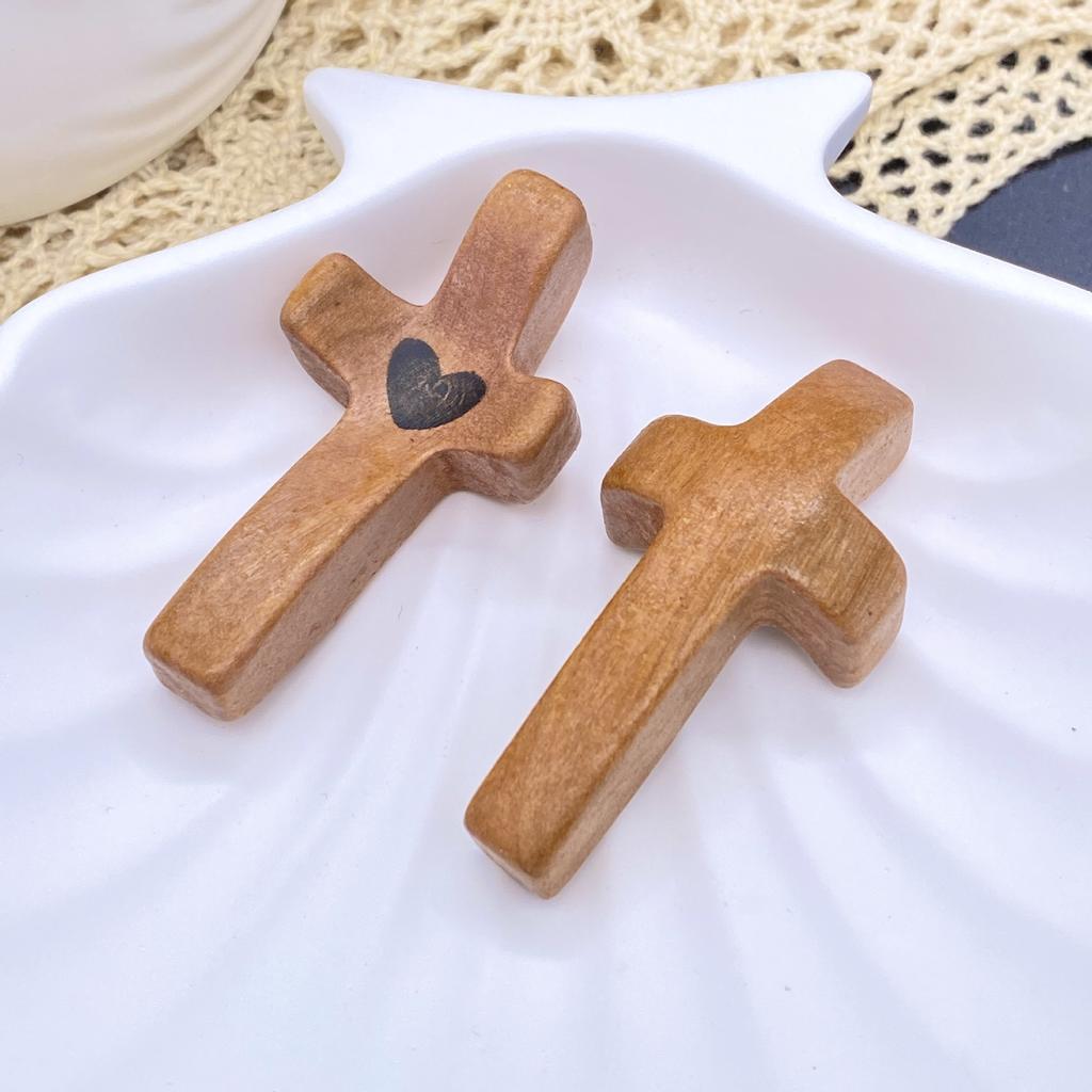 Solid Wood Love Heart Black Walnut Cross Cross-Border Hot Selling Wooden Cross Church Easter Keychain