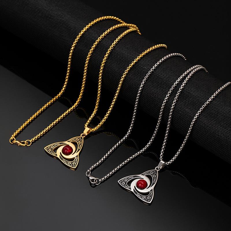 A Simple Sweater Chain with Interwoven Triangular and Irregular-shaped Titanium Steel Rings