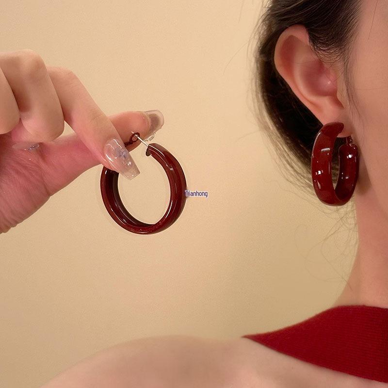 Encore Ankara Herbst/Winter 2025 Rote Creolen mit Ohrklemmen - Einzigartiges Design