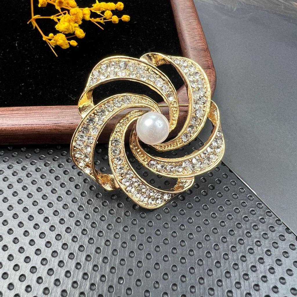 Broșă Retro Cristal Diamant cu Ac Anti-Expunere și Cataramă din Aliaj pentru Accesorii Vestimentare