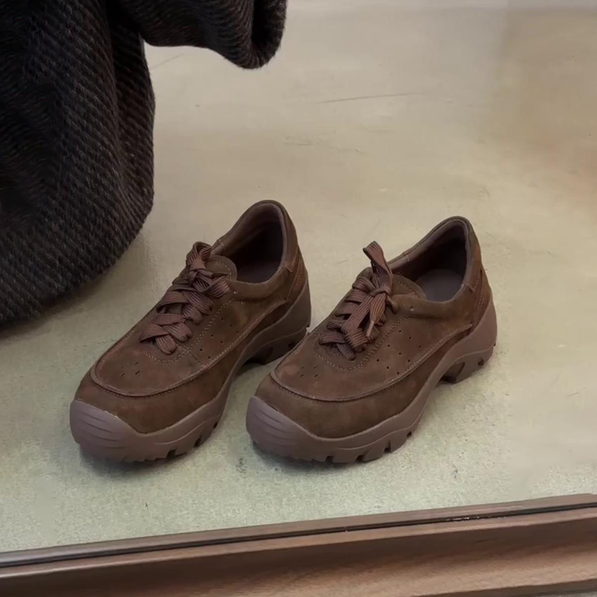 First encounter with matte lace-up fashion autumn and winter new round head inner height increase small comfortable deep mouth single shoes 40 коричневый 3990₽