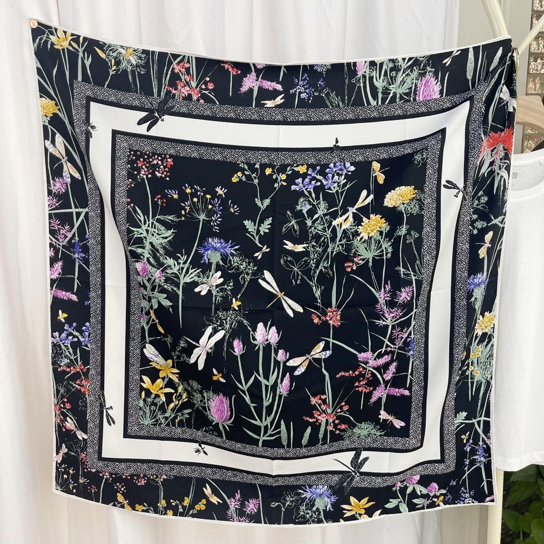 

Spring and Summer Korean Flower Sunscreen Printed Large Square Scarf Scarf Scarf for Women Retro High-end Versatile Shawl 90CM