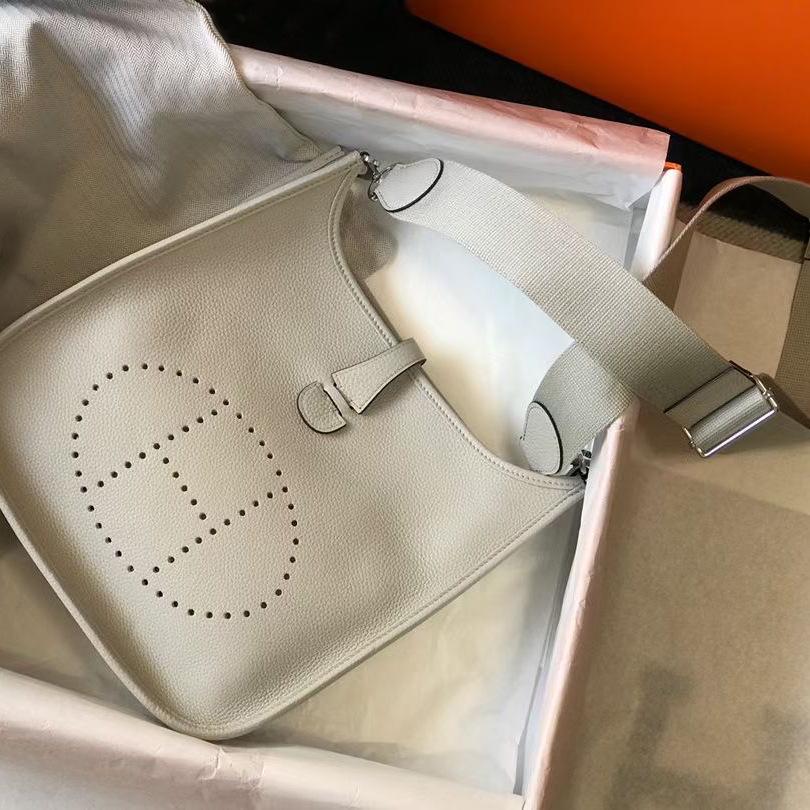 

Evelyn Large Capacity Togo Leather Crossbody Shoulder Bag - Women s Light Luxury Small: 17-5-19