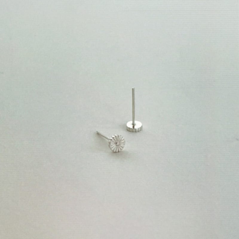 egna Teeny Sona Single Earrings