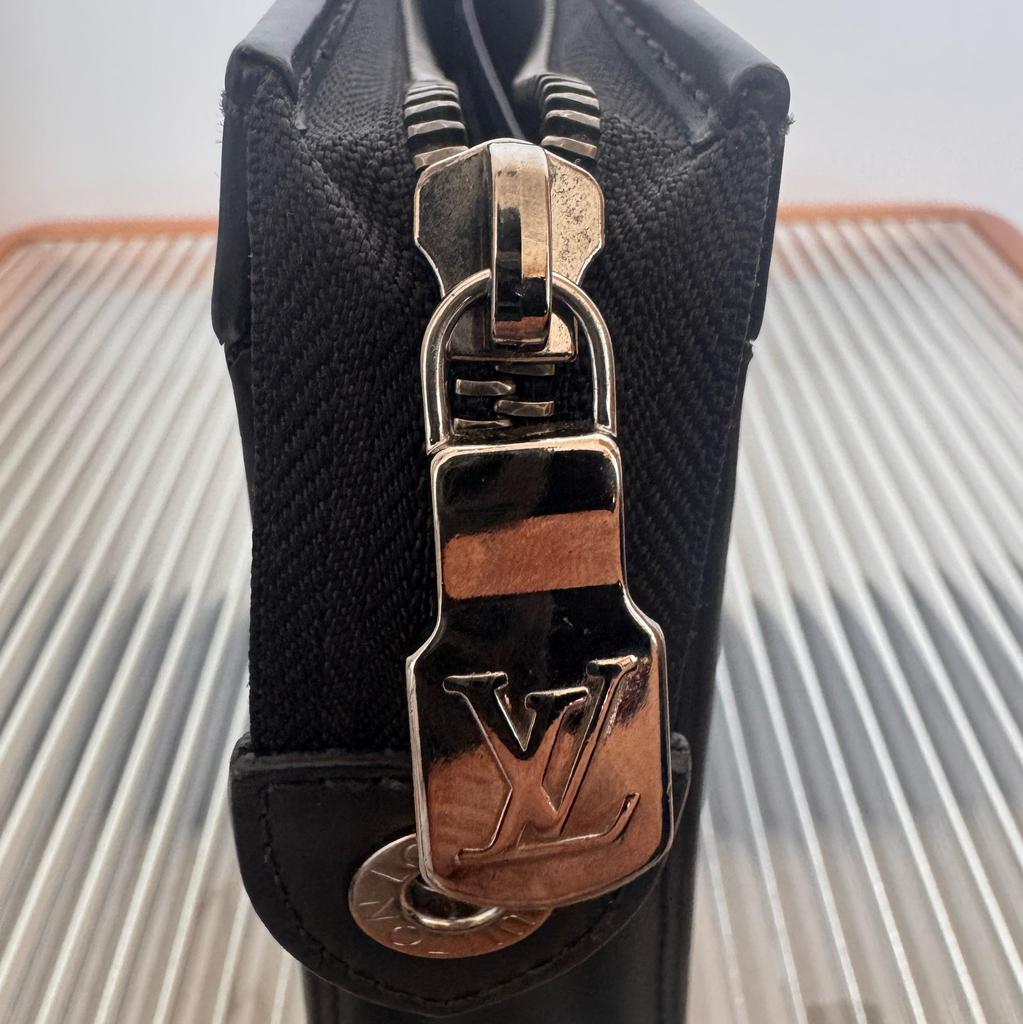 [Pre-Owned] Louis Vuitton Pochette Voyage MM 'Black Monogram Eclipse Canvas' - Very Good #1DX6VJ6