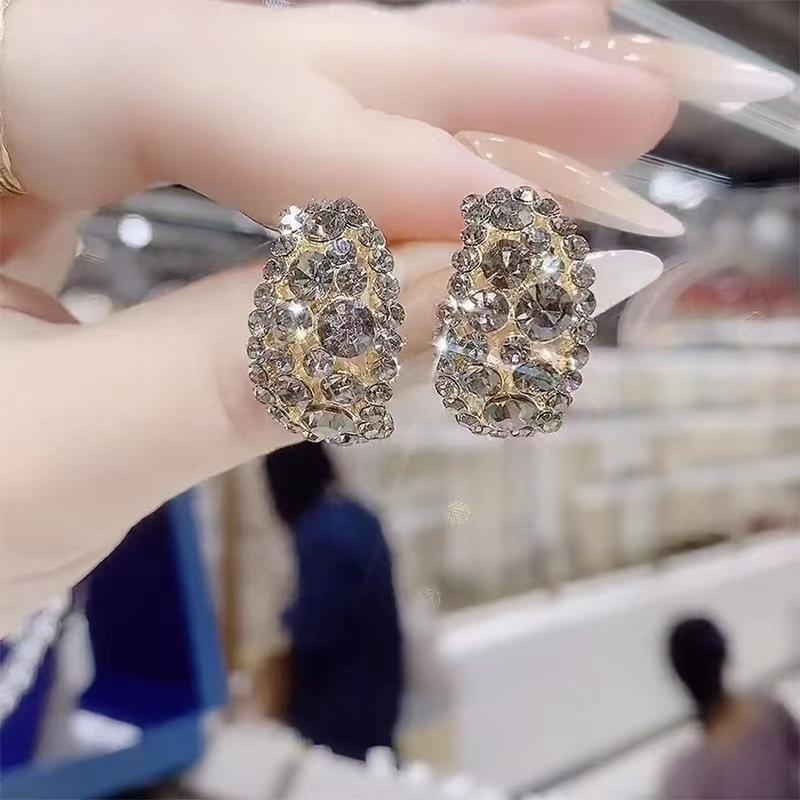 

2 шт. Висячие серьги для женщин Модная женская бижутерия 1 Pair серый