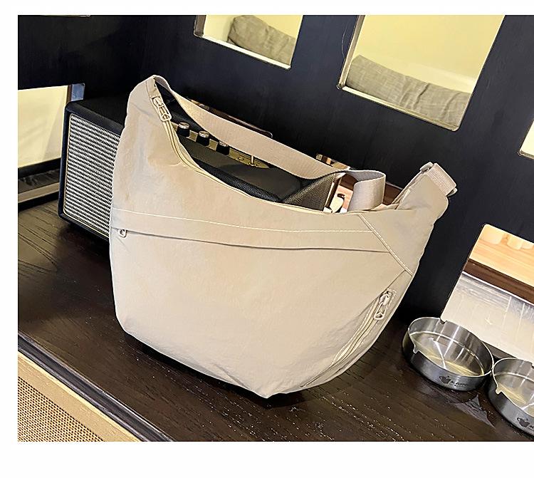 

Dumpling bag New casual bag Nylon cloth bag Large capacity mother bag Crossbody shoulder bag хаки