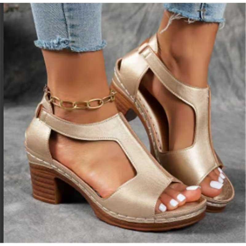 Zomer Nieuwe Grote Maten Peep Toe Sleehak Open Teen Gespband Romeinse Stijl Hoge Hak Sandalen