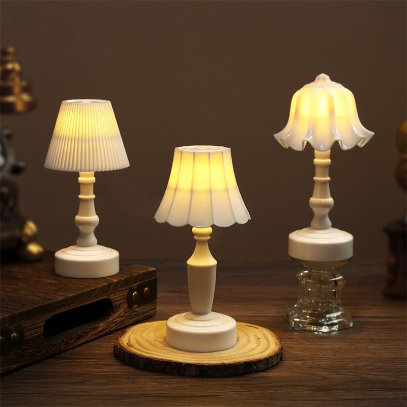 Mini LED Night Light Battery Powered Cute Flower Shape Nordic Table Lamp Warm Light for Bedroom Children Gift Home Decor