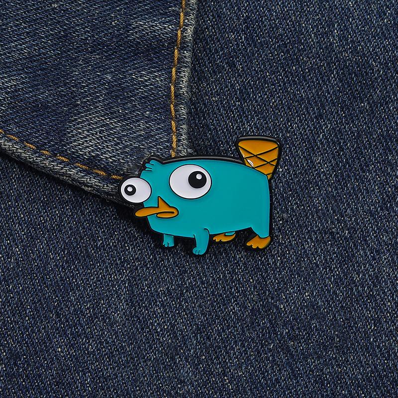 Smaltovaná odznáček Brož Platypus, Roztomilá kachní brož Z kresleného anime, Odznak na batoh, Zábavný šperk Dárek Pro přátele