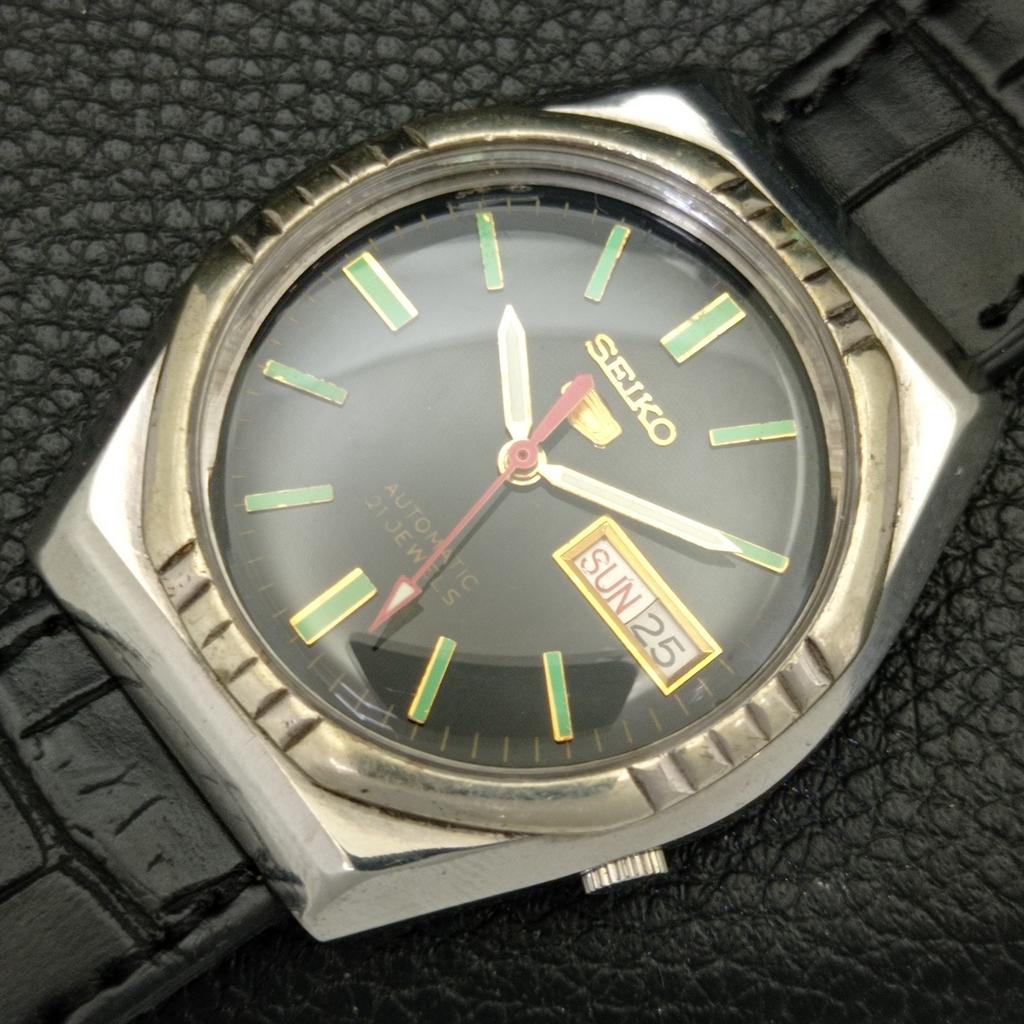Seiko 5 AUTOMATIK JAPAN HERREN VINTAGE SCHWARZES ZIFFERBLATT UHR a701909-5 R207-a701909
