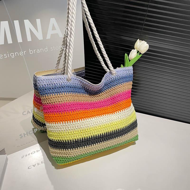 

2025 новая модная сумка через плечо женская радужная полоска контрастного цвета соломенная сумка большой вместимости пляжная сумка для отпуска на море